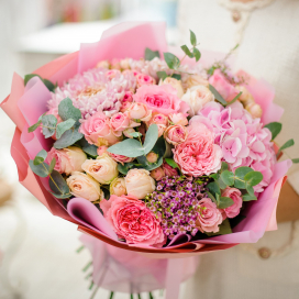 Pretty In Pink Luxury Flower Bouquet