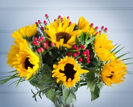 Sunflower and Berry Flower Bouquet